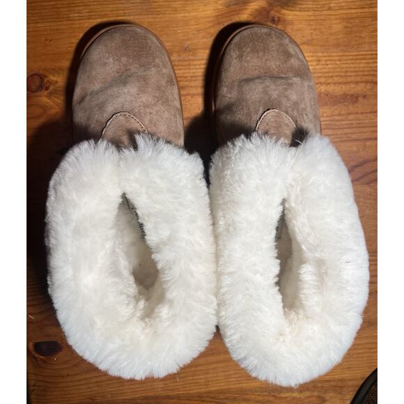 Hammacher Schlemmer Suede Sheepskin Indoor Outdoor Slippers Medium (6.5-7) - Picture 9 of 13